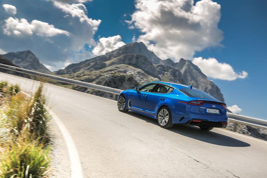  Kia Stinger GT-Line (CK) 2017 года  (WW) (фото 15 из 40)